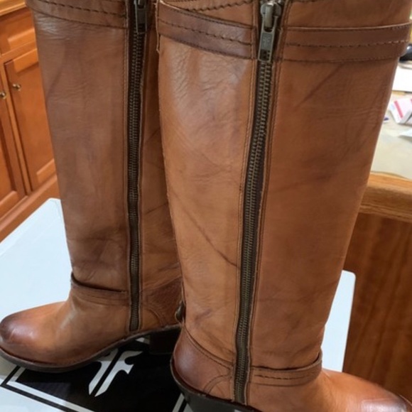 Frye - Picture 1 of 6